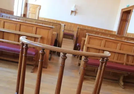 barre-tribunal-02